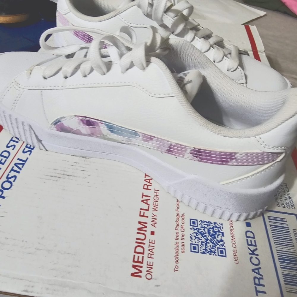 Puma Sneakers 8 womens